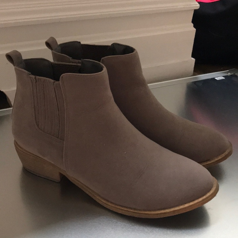 Basically new tan boots